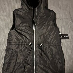 Riley and Jamee Black Puffer Vest with Hood faux fur lining